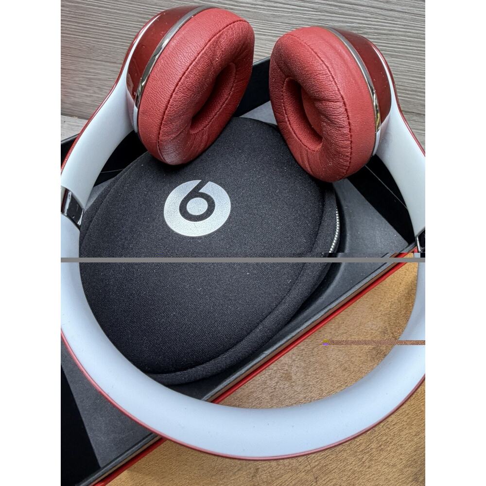Beats by Dr. Dre Solo 2, Luxe Edition Red/Amer. Model No. B0518
